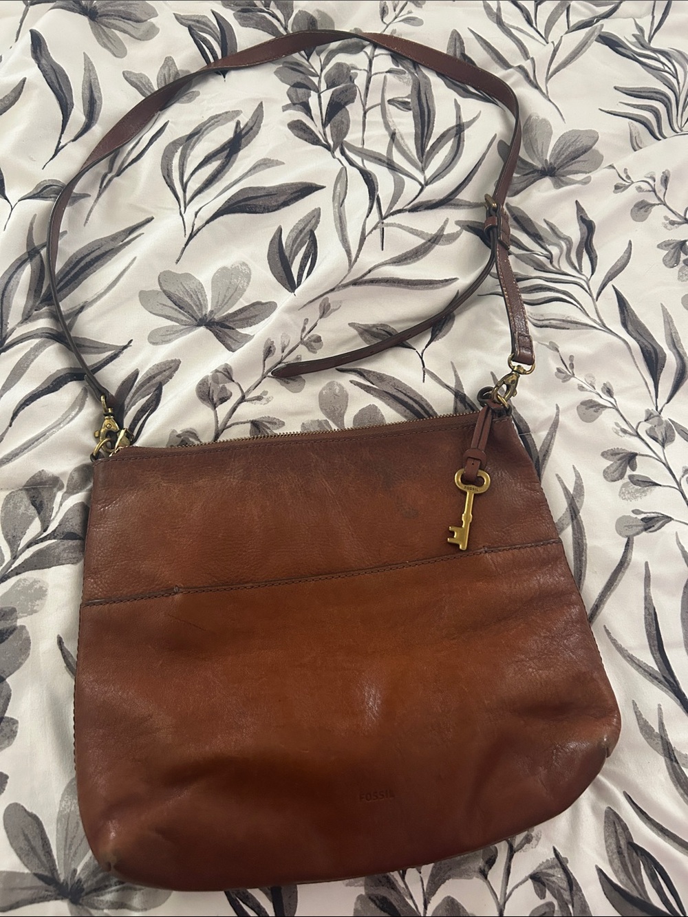 Y2K Fossil Leather Crossbody Bag in Brown